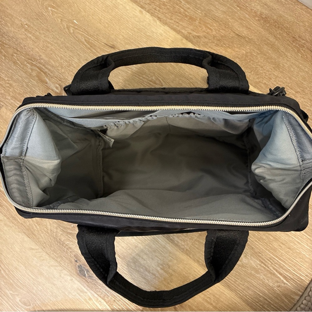 Skip Hop Mainframe Wide Open Diaper Black Backpack 
Excellent Condition - Picture 9 of 14